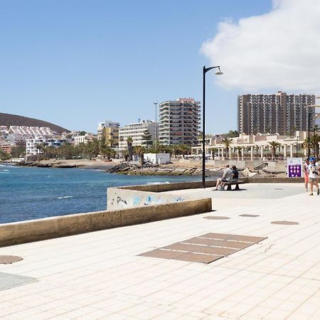 Black And White Apartment Free Wifi Los Cristianos  Extérieur photo