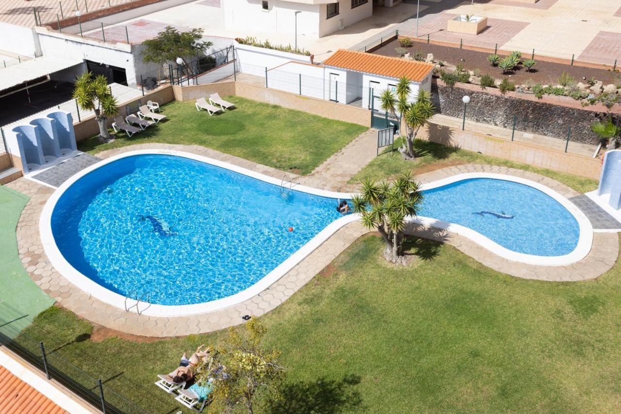 Black And White Apartment Free Wifi Los Cristianos  Extérieur photo