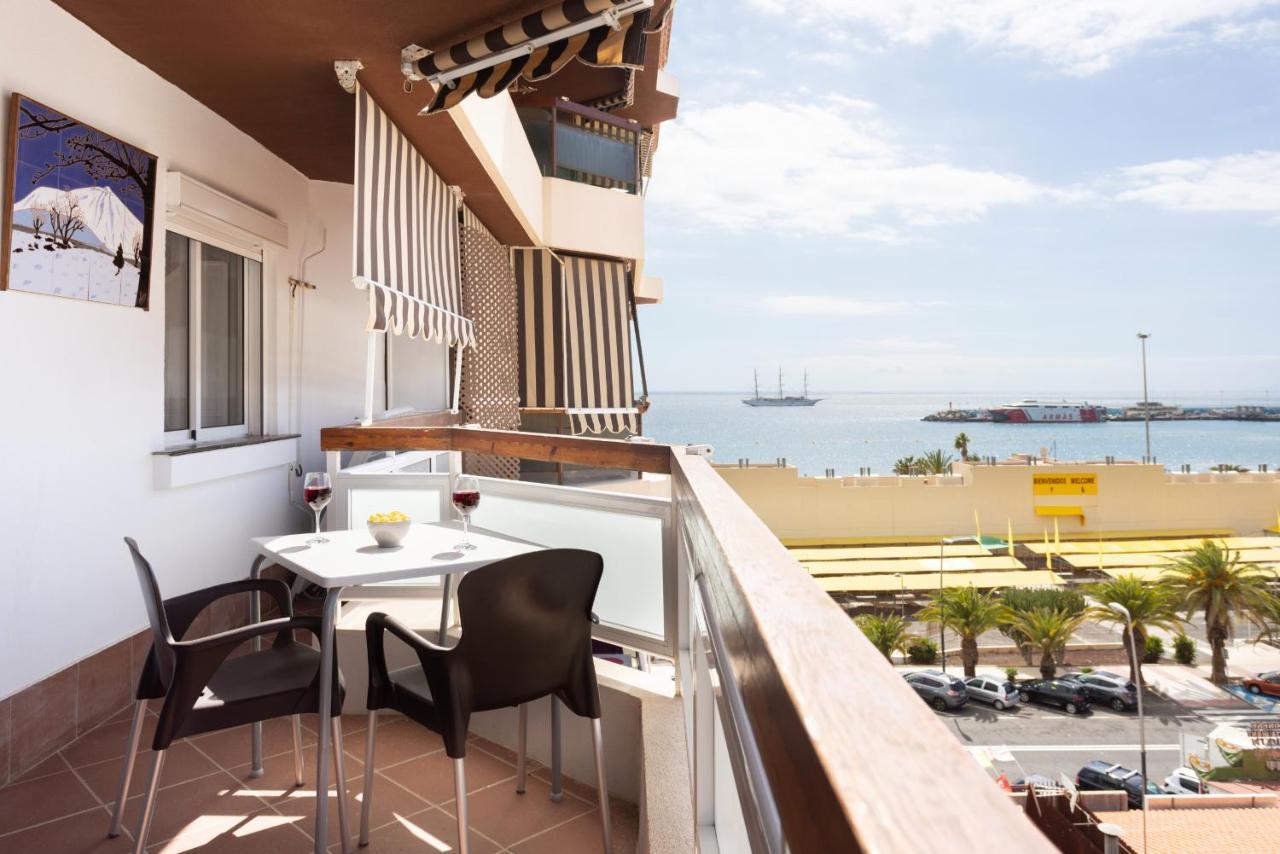Black And White Apartment Free Wifi Los Cristianos  Extérieur photo