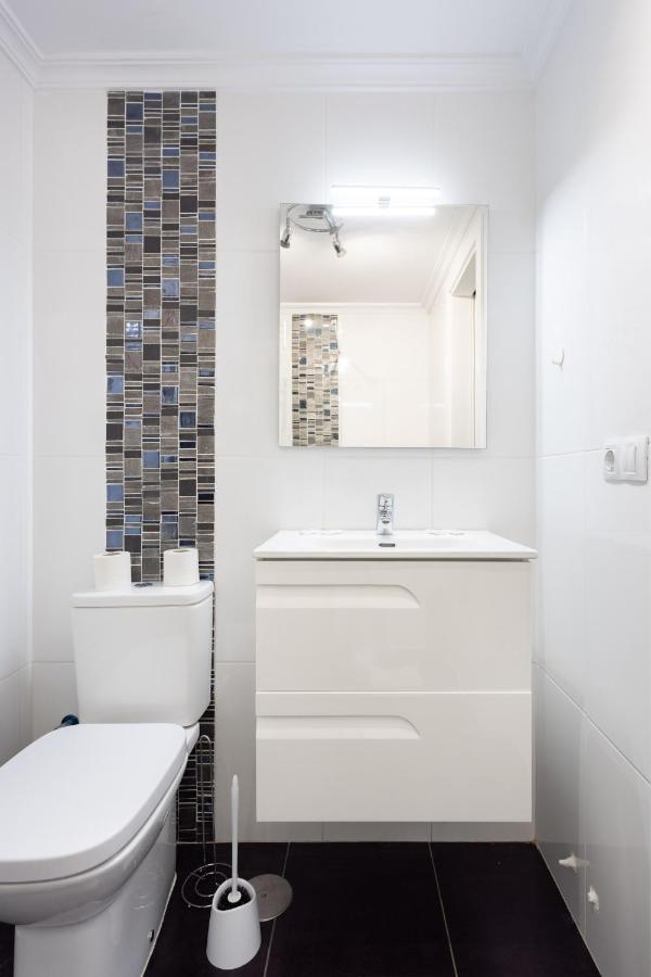 Black And White Apartment Free Wifi Los Cristianos  Extérieur photo