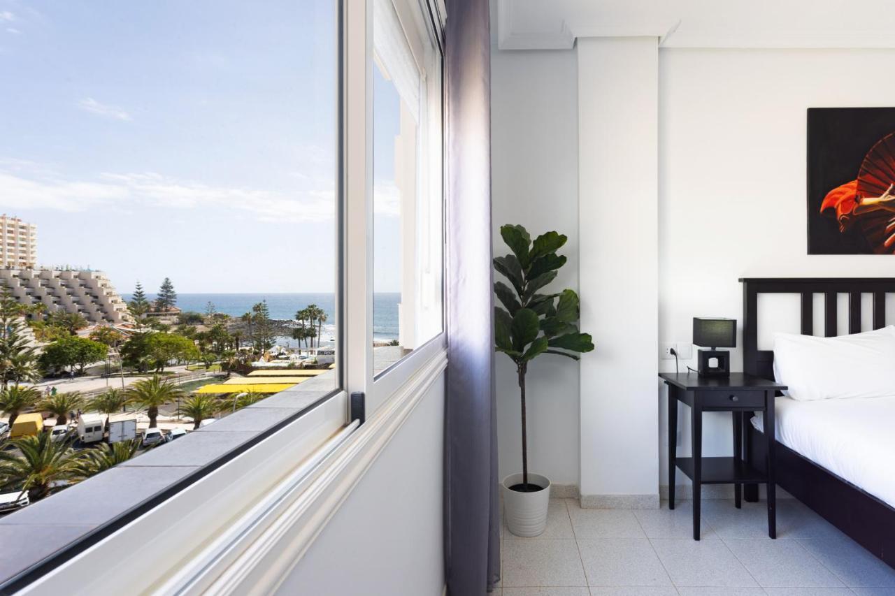 Black And White Apartment Free Wifi Los Cristianos  Extérieur photo